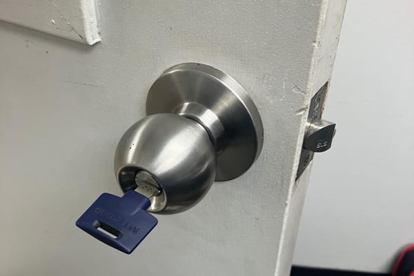 Commercial locksmith services